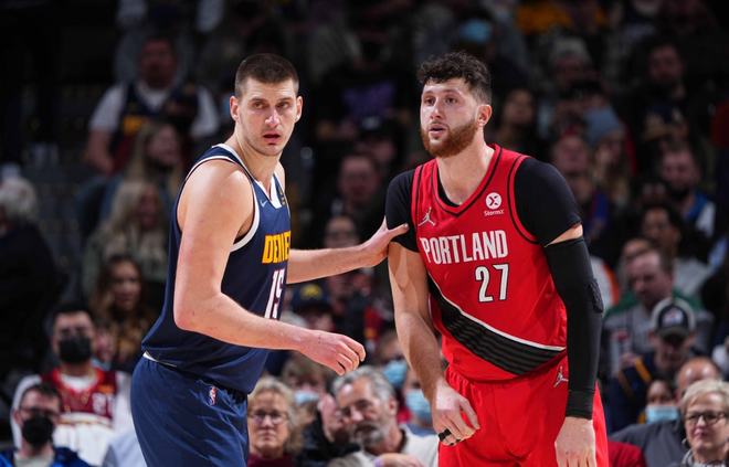 半岛体育-阿斯顿维拉主场球衣