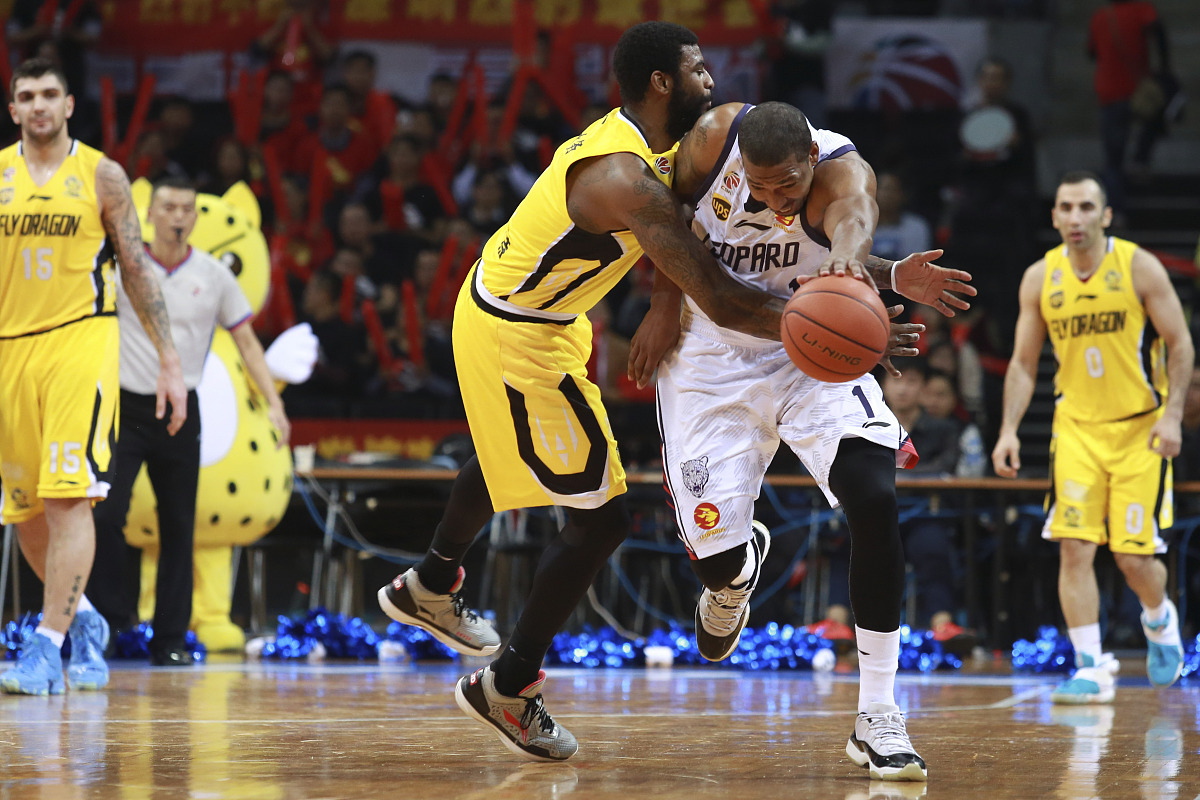 勇士对马刺今天的现场直播