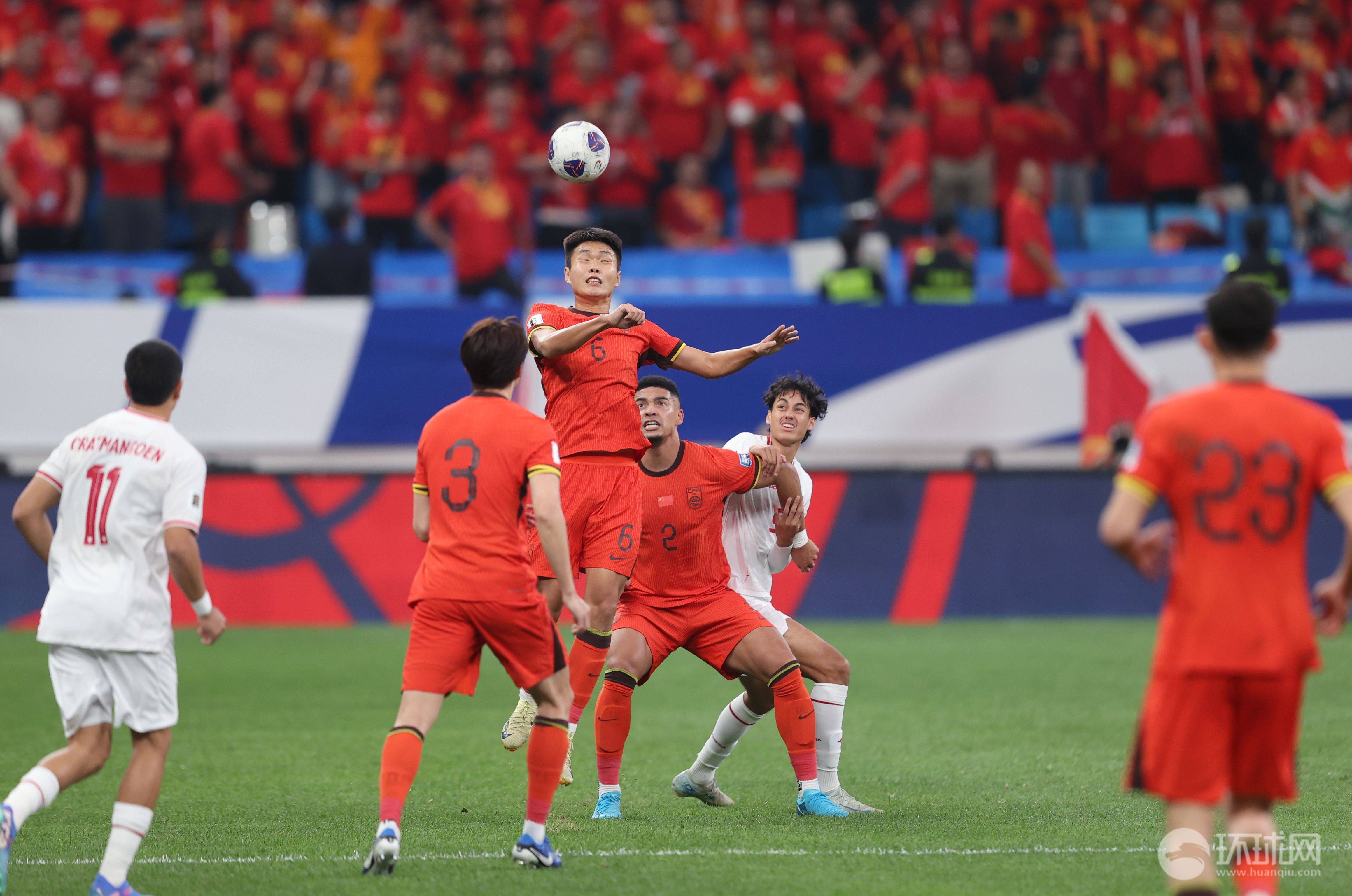 中国球队战胜对手步入关键淘汰赛的原因