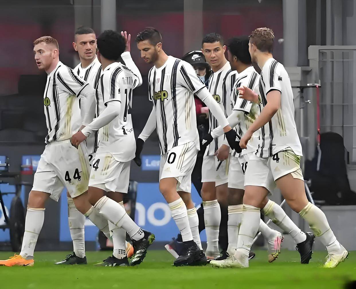 皇马主场大胜利物浦,逆转晋级半决赛是真的吗